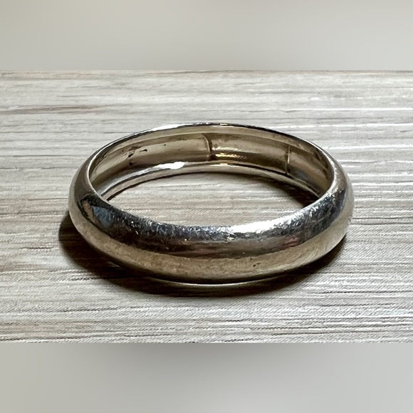 Vintage Designer Signed R Sterling Silver Simple Band Ring, Size 10.5 - Picture 3 of 7